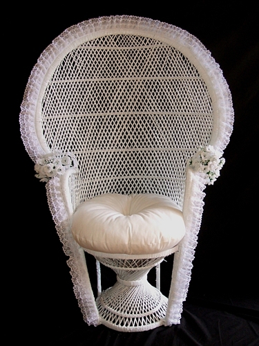 Fan back outlet wicker chair